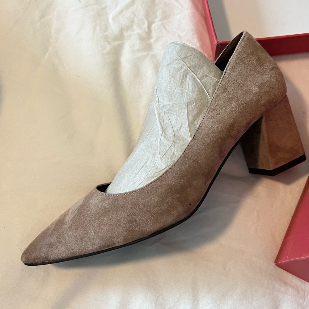 NWOT Vaneli Marice Suede Block Heel Pump in Military Suede size 5.5